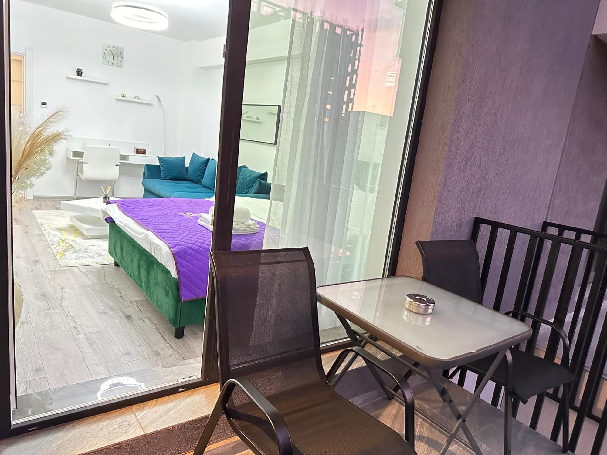 Coresi Mall Area Studios & Apartments By Glam Brasov Exterior photo