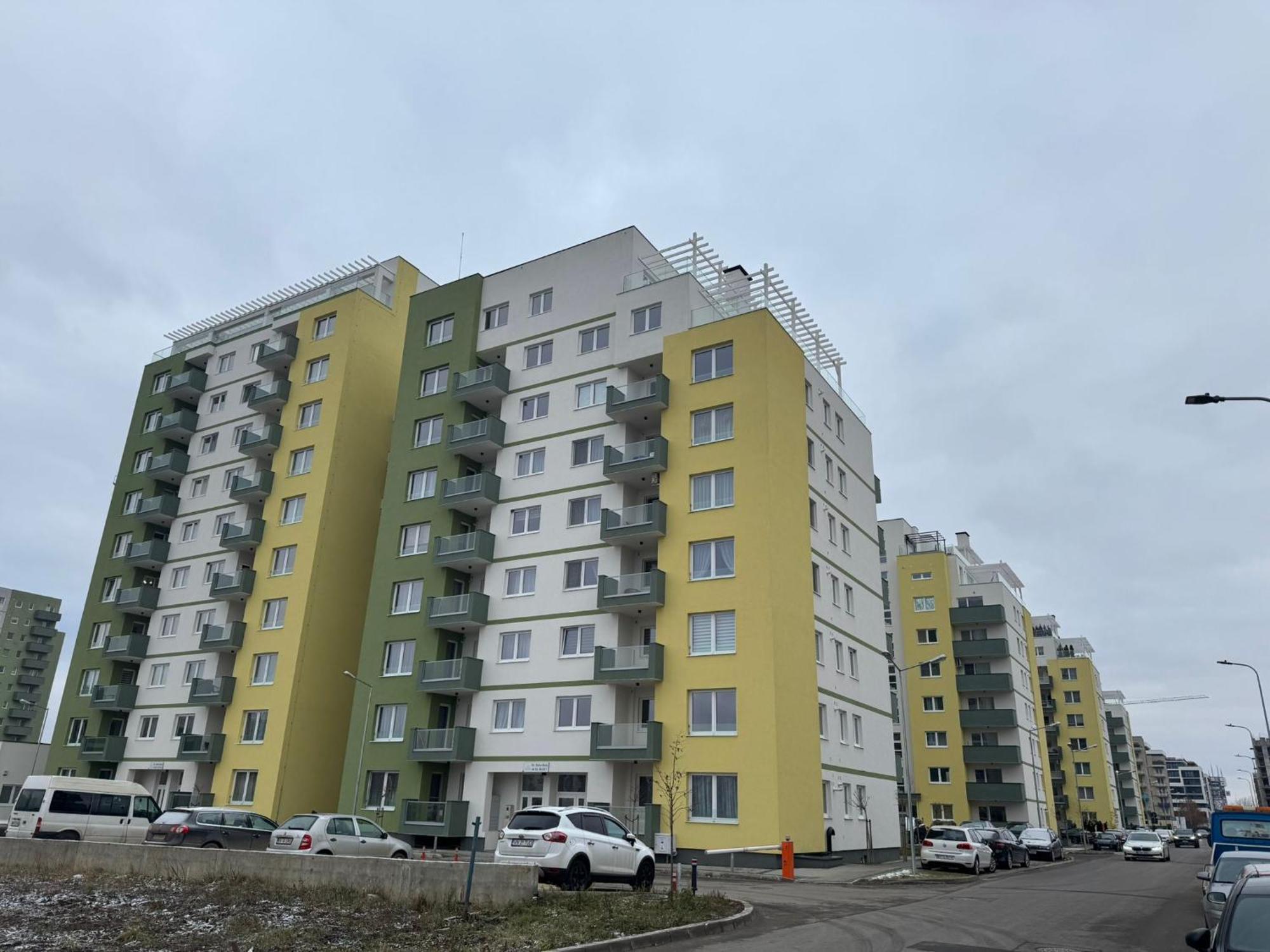 Coresi Mall Area Studios & Apartments By Glam Brasov Exterior photo