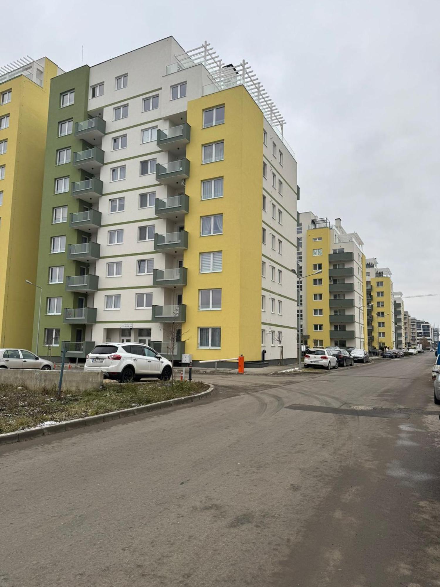 Coresi Mall Area Studios & Apartments By Glam Brasov Exterior photo