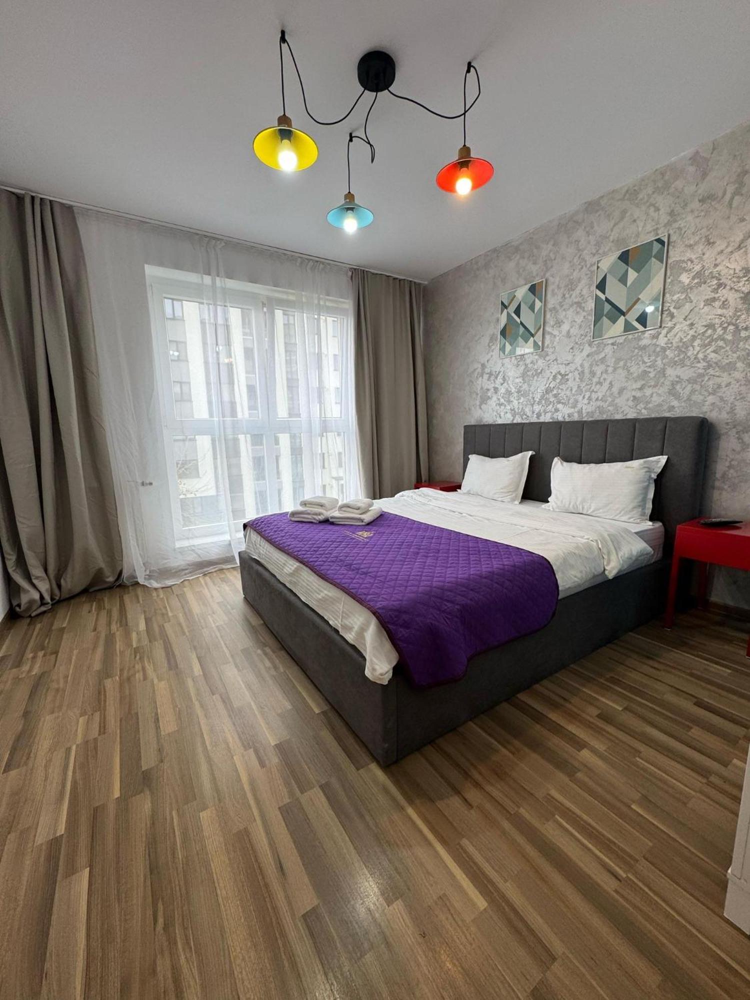 Coresi Mall Area Studios & Apartments By Glam Brasov Exterior photo