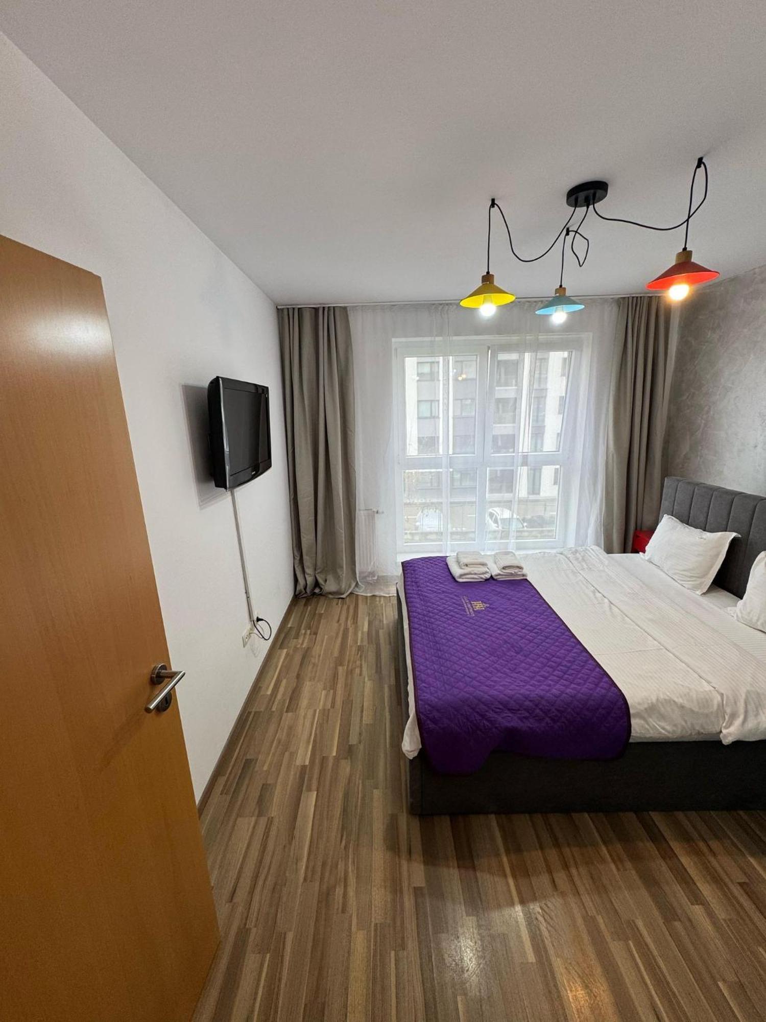 Coresi Mall Area Studios & Apartments By Glam Brasov Exterior photo